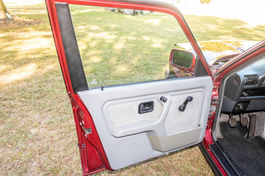 Детали интерьера BMW 324td Touring (E30) 1991 года  (NA) (фото 47 из 94)